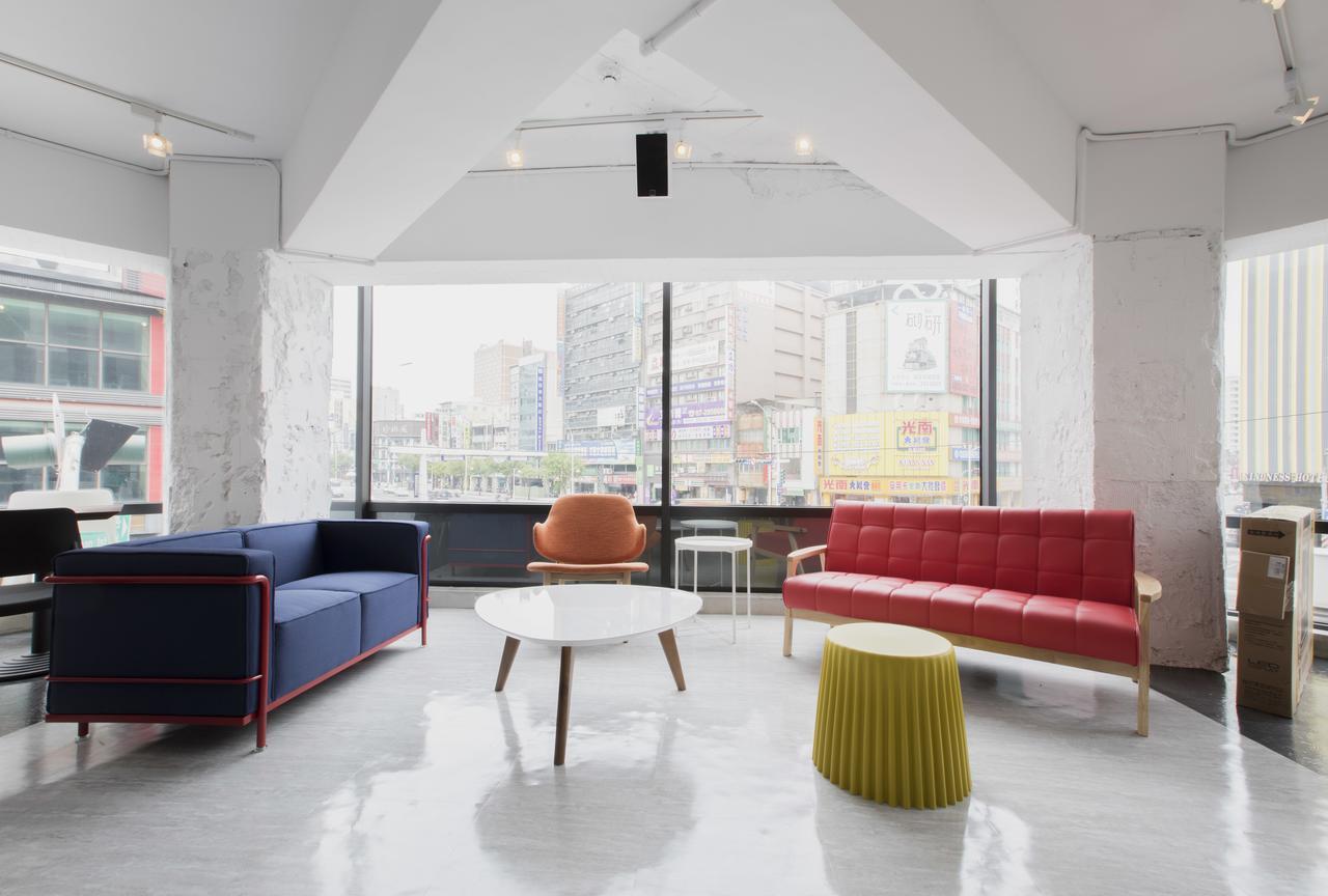 Single Inn-Kaohsiung Station Bagian luar foto