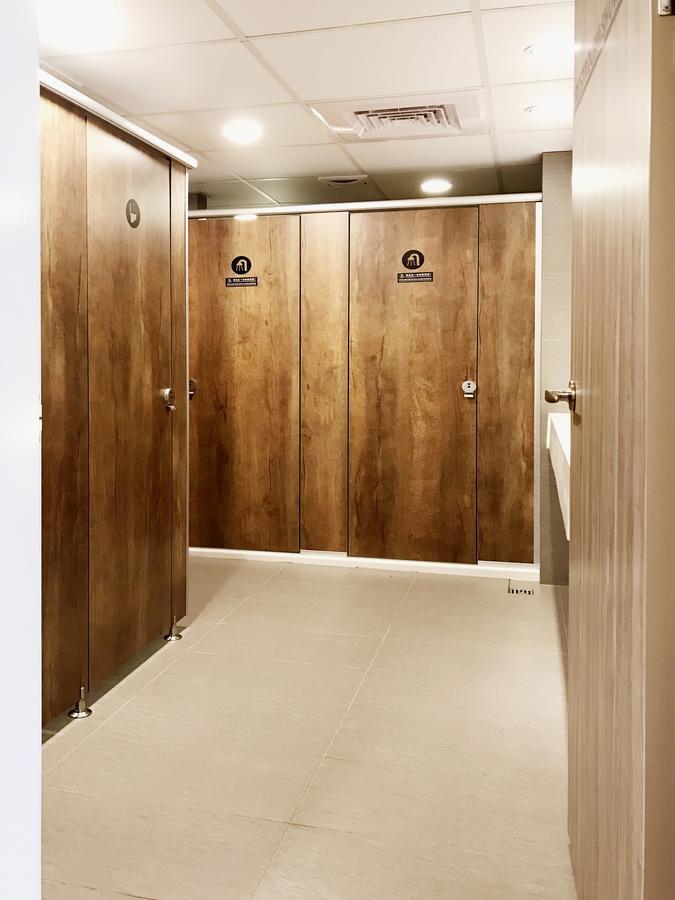 Single Inn-Kaohsiung Station Bagian luar foto