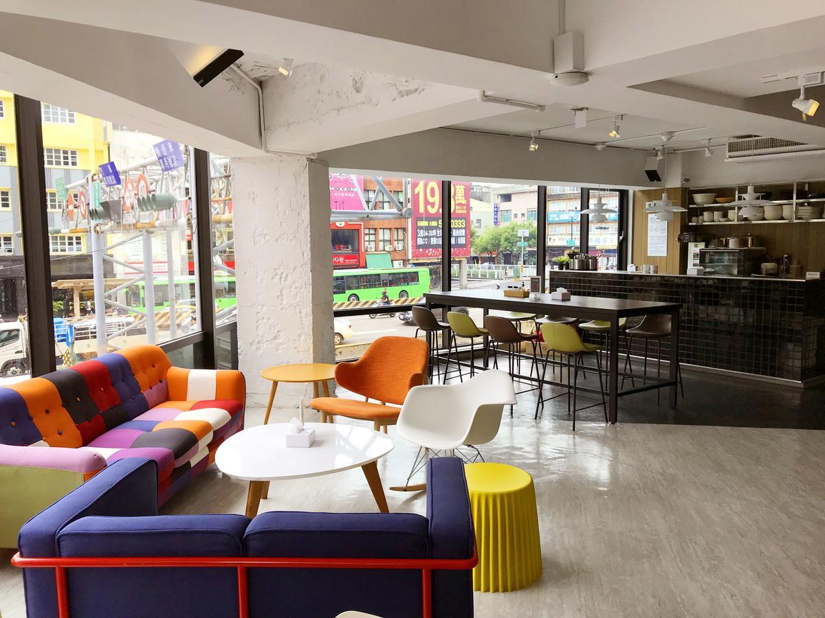 Single Inn-Kaohsiung Station Bagian luar foto